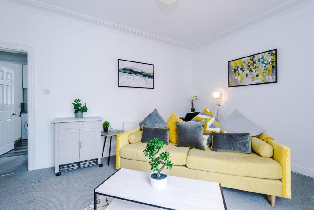 Long Term Offers Message For Prices Sleeps 6 Adults, Contractors, Relocators, Travellers Βίλα Χάλιφαξ Εξωτερικό φωτογραφία